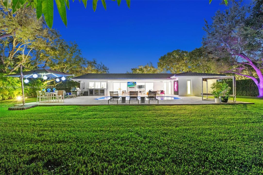 Activo con contrato: $1,625,000 (3 camas, 2 baños, 1854 Pies cuadrados)