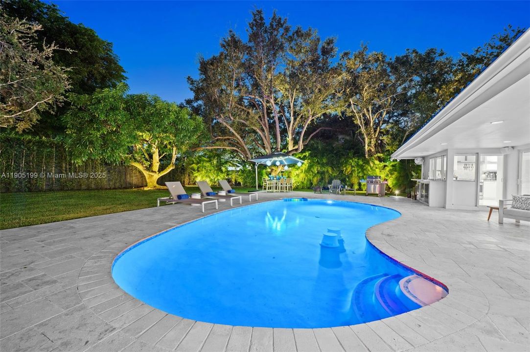 Activo con contrato: $1,625,000 (3 camas, 2 baños, 1854 Pies cuadrados)