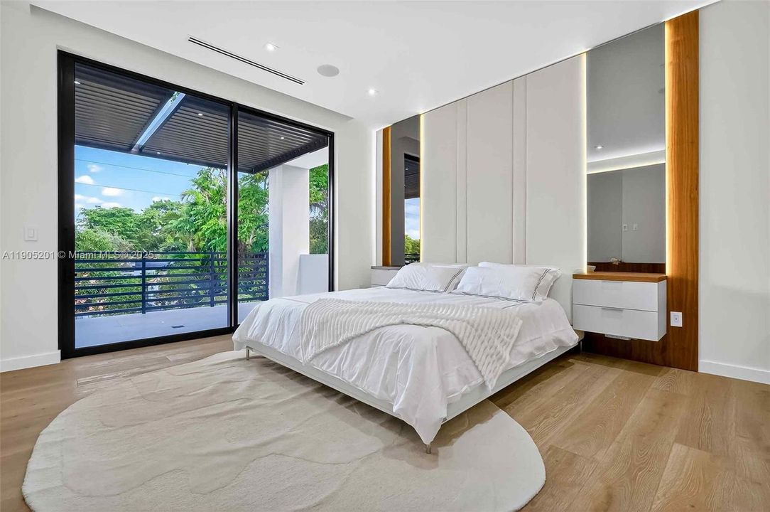 For Sale: $6,375,000 (5 beds, 6 baths, 3750 Square Feet)