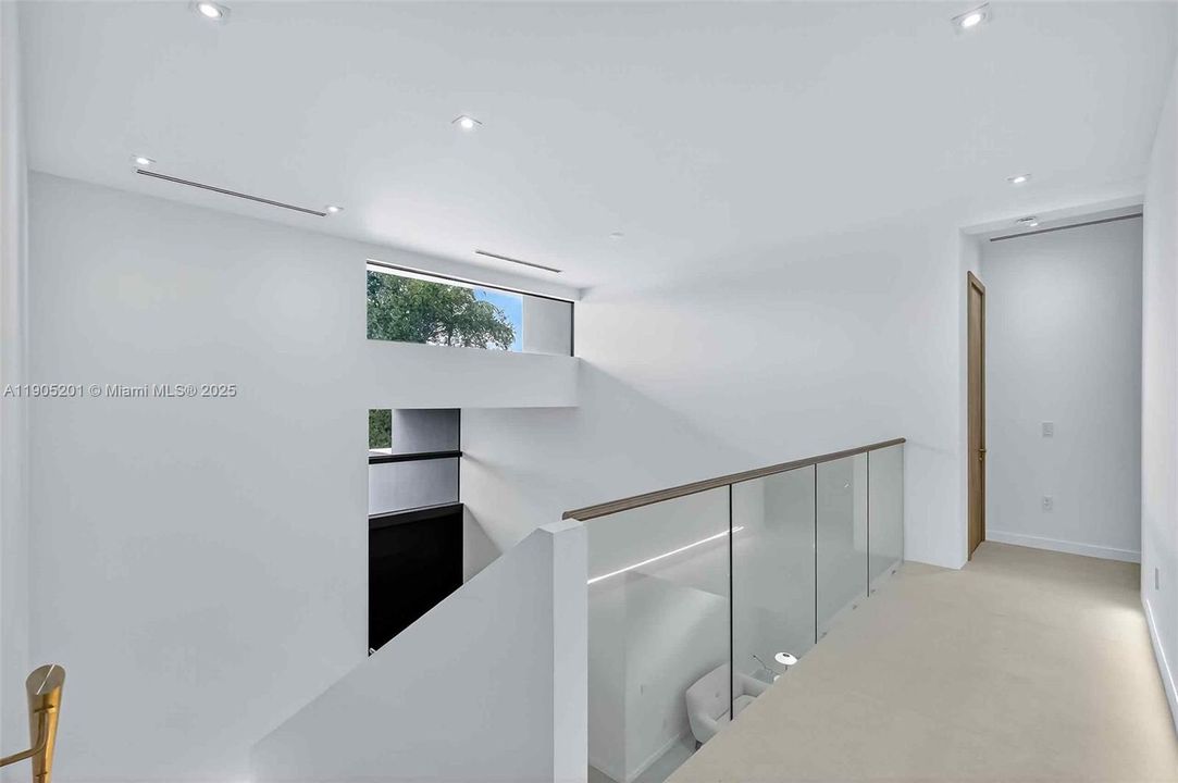 For Sale: $6,375,000 (5 beds, 6 baths, 3750 Square Feet)