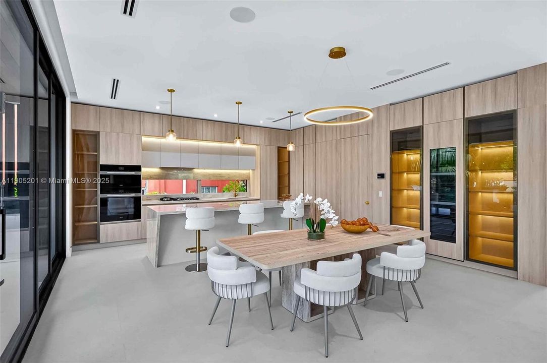 For Sale: $6,375,000 (5 beds, 6 baths, 3750 Square Feet)