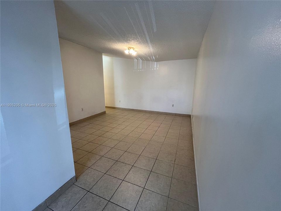 For Rent: $2,150 (2 beds, 2 baths, 880 Square Feet)