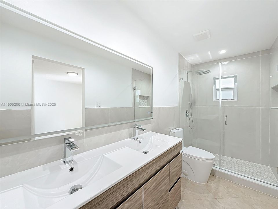 Recently Rented: $4,000 (4 beds, 3 baths, 1540 Square Feet)