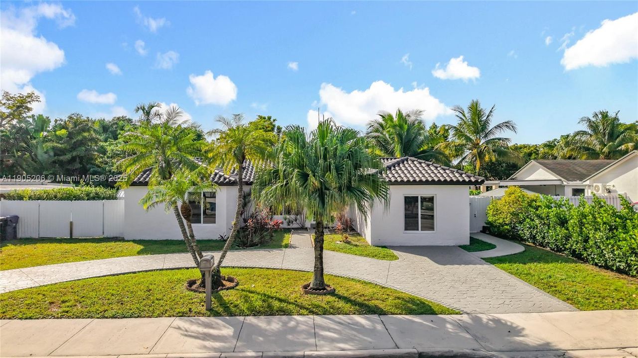 Recently Rented: $4,000 (4 beds, 3 baths, 1540 Square Feet)