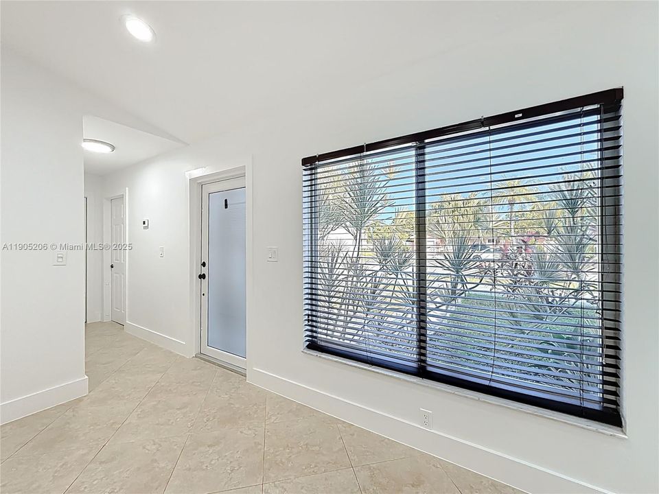 Recently Rented: $4,000 (4 beds, 3 baths, 1540 Square Feet)