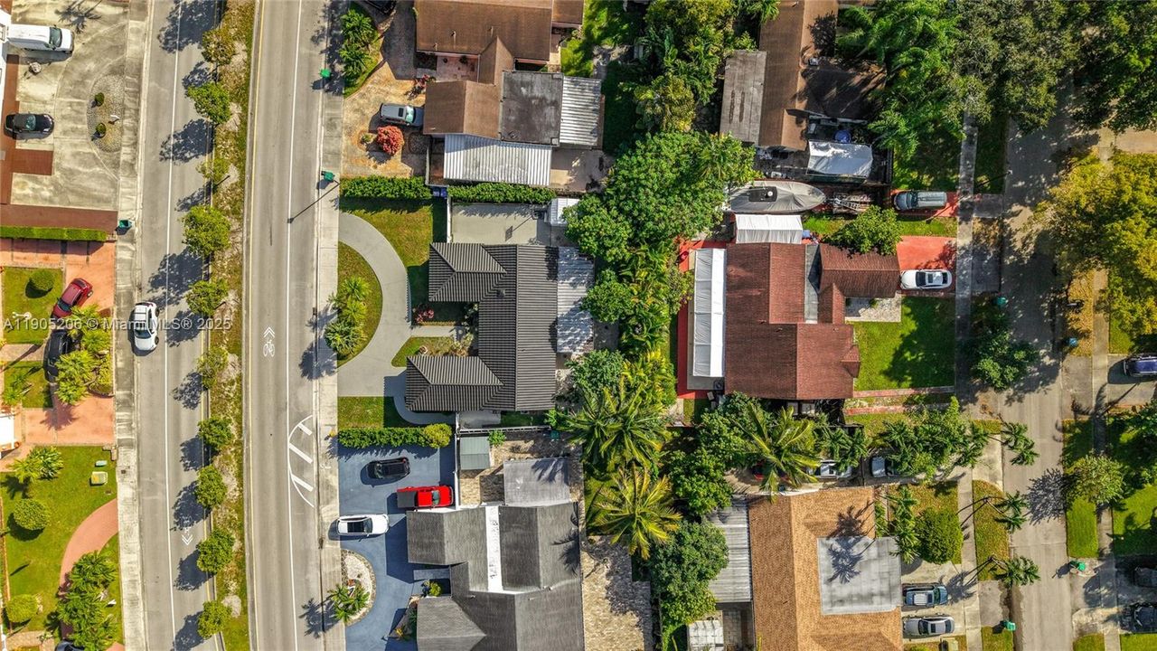 Recently Rented: $4,000 (4 beds, 3 baths, 1540 Square Feet)