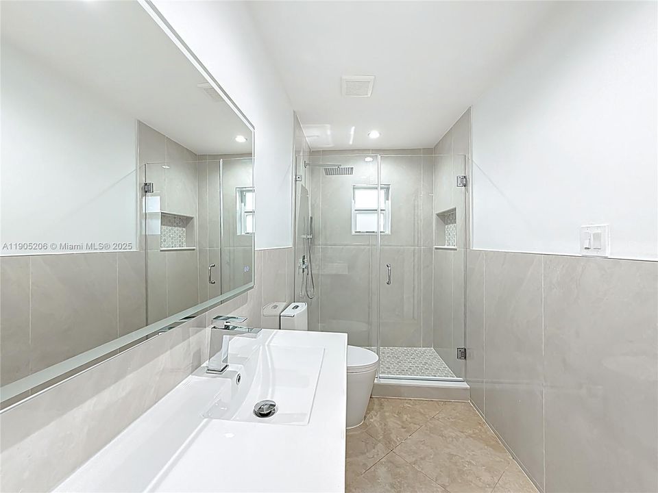 Recently Rented: $4,000 (4 beds, 3 baths, 1540 Square Feet)