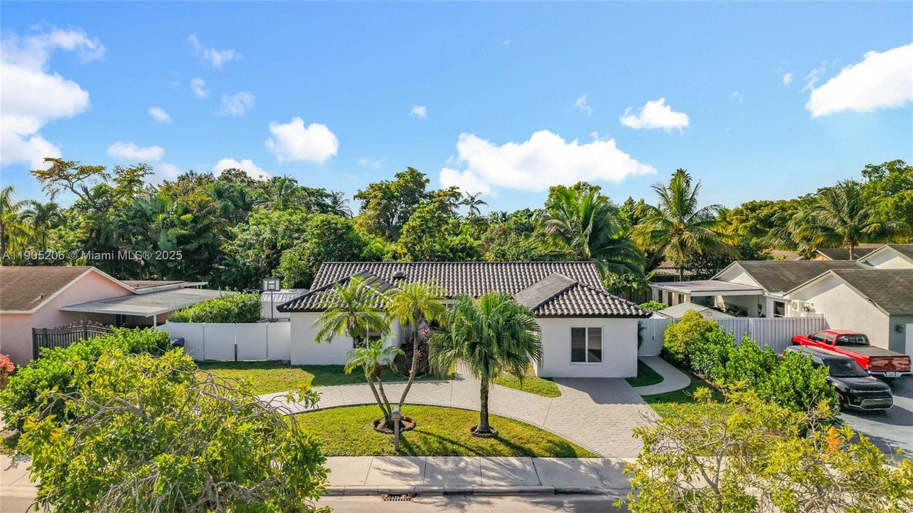 Recently Rented: $4,000 (4 beds, 3 baths, 1540 Square Feet)