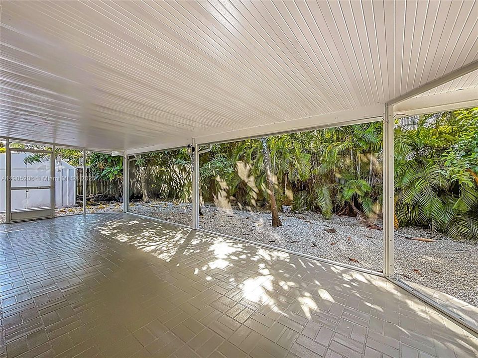 Recently Rented: $4,000 (4 beds, 3 baths, 1540 Square Feet)