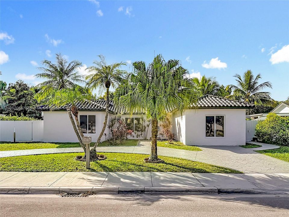 Recently Rented: $4,000 (4 beds, 3 baths, 1540 Square Feet)