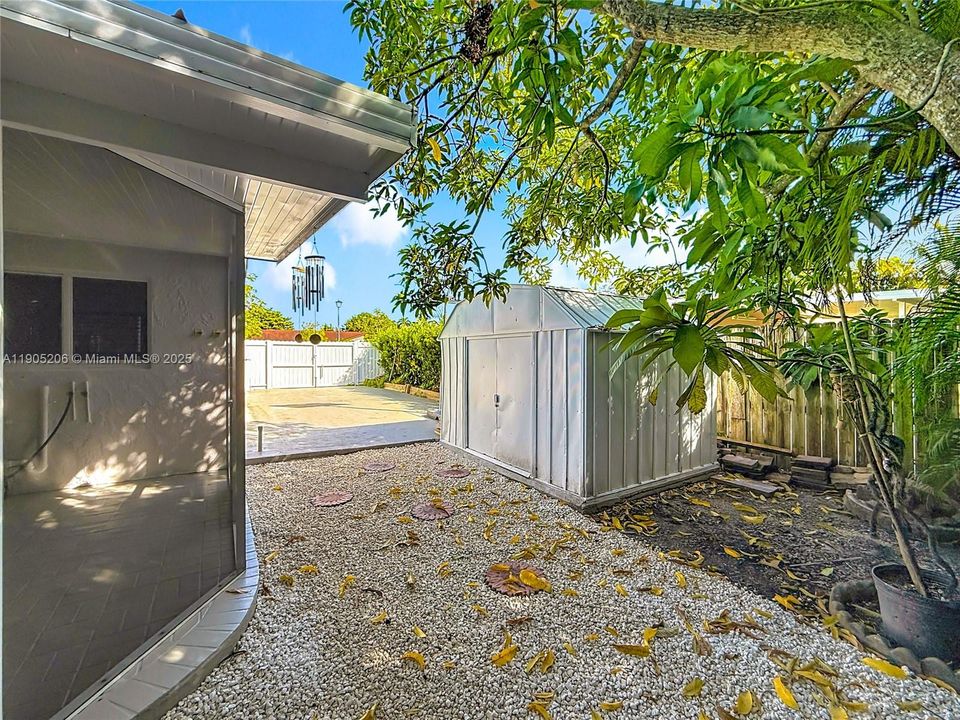 Recently Rented: $4,000 (4 beds, 3 baths, 1540 Square Feet)