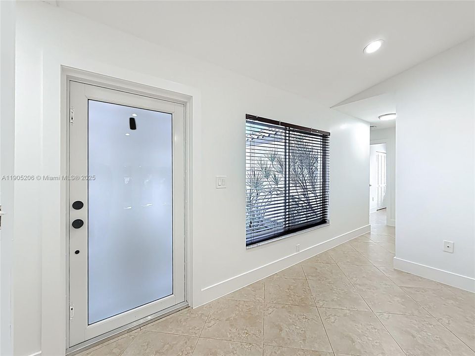 Recently Rented: $4,000 (4 beds, 3 baths, 1540 Square Feet)