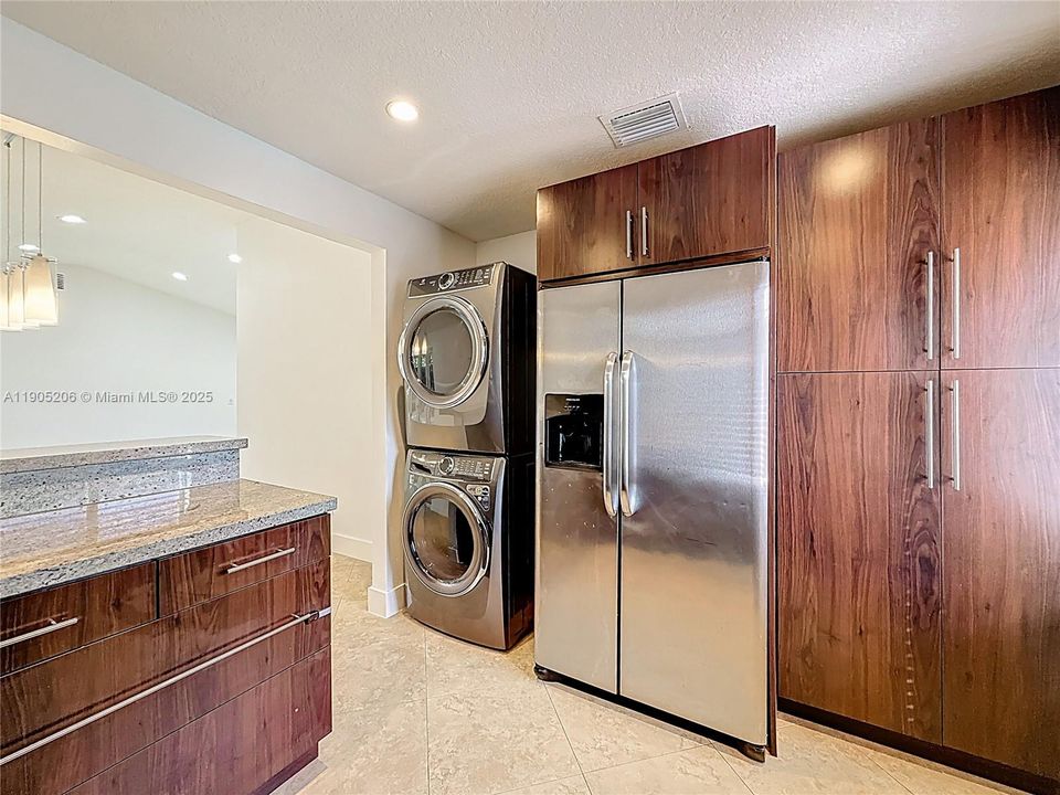 Recently Rented: $4,000 (4 beds, 3 baths, 1540 Square Feet)