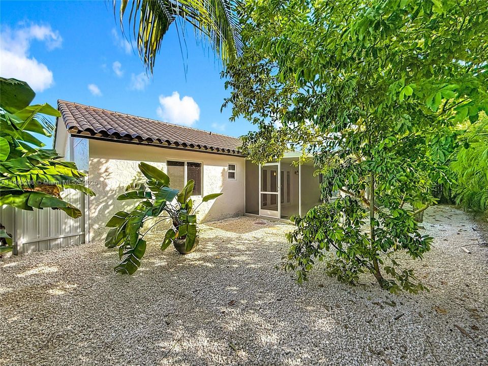 Recently Rented: $4,000 (4 beds, 3 baths, 1540 Square Feet)