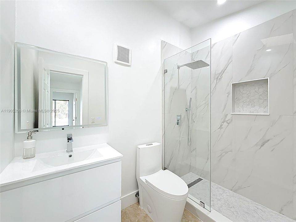 Recently Rented: $4,000 (4 beds, 3 baths, 1540 Square Feet)