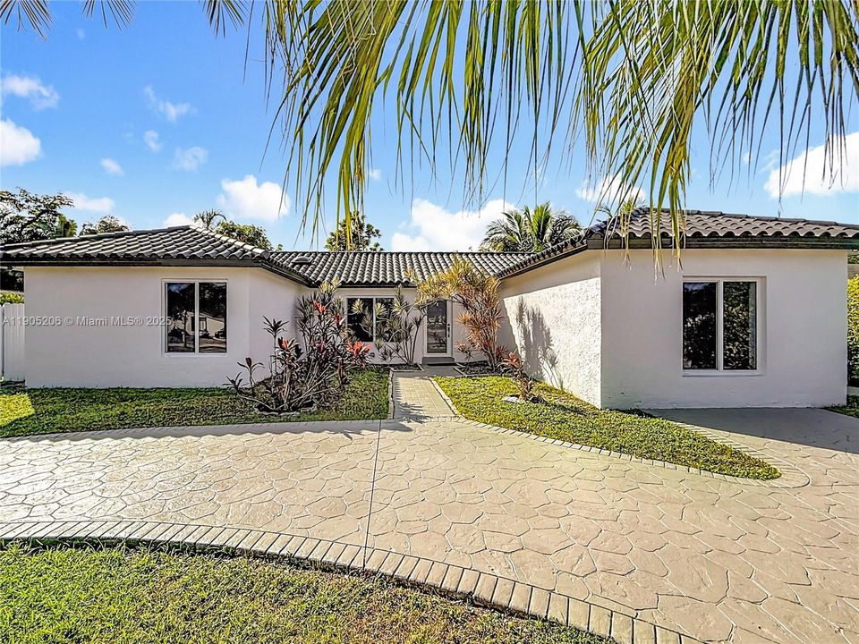 Recently Rented: $4,000 (4 beds, 3 baths, 1540 Square Feet)