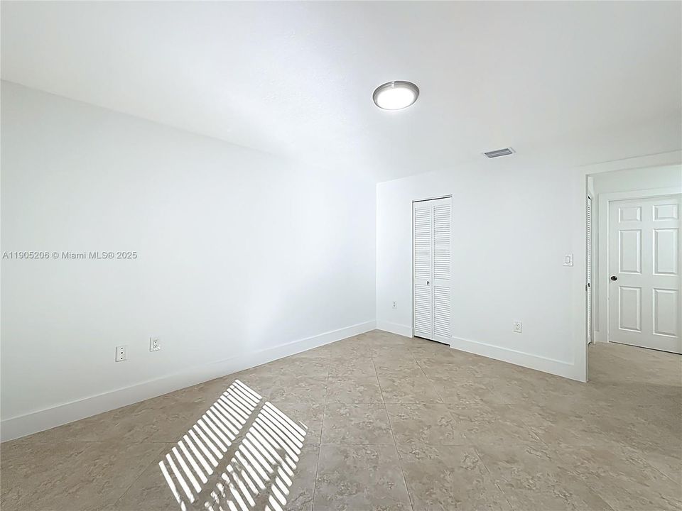 Recently Rented: $4,000 (4 beds, 3 baths, 1540 Square Feet)