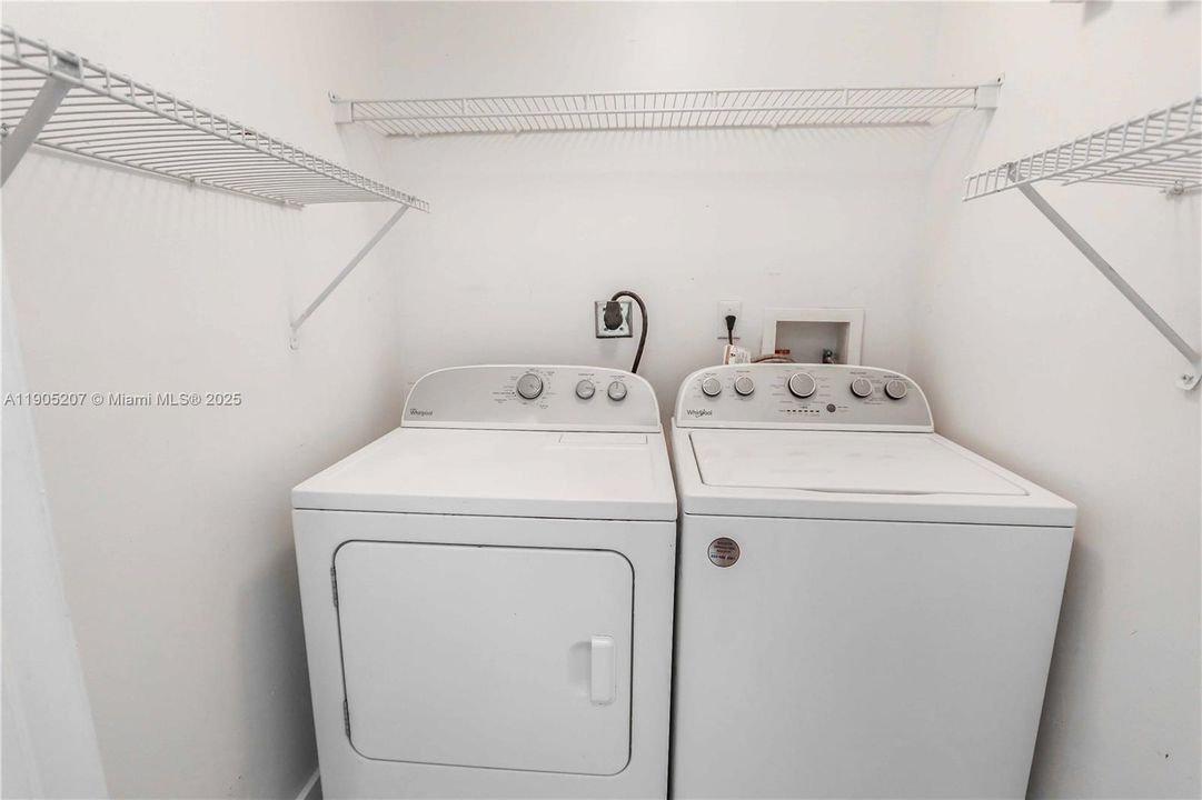 合同活跃: $2,650 (3 贝兹, 2 浴室, 1247 平方英尺)