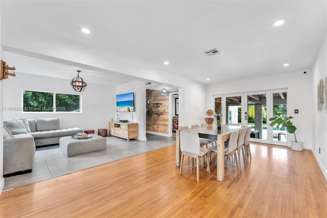 En Venta: $1,549,000 (4 camas, 4 baños, 2348 Pies cuadrados)