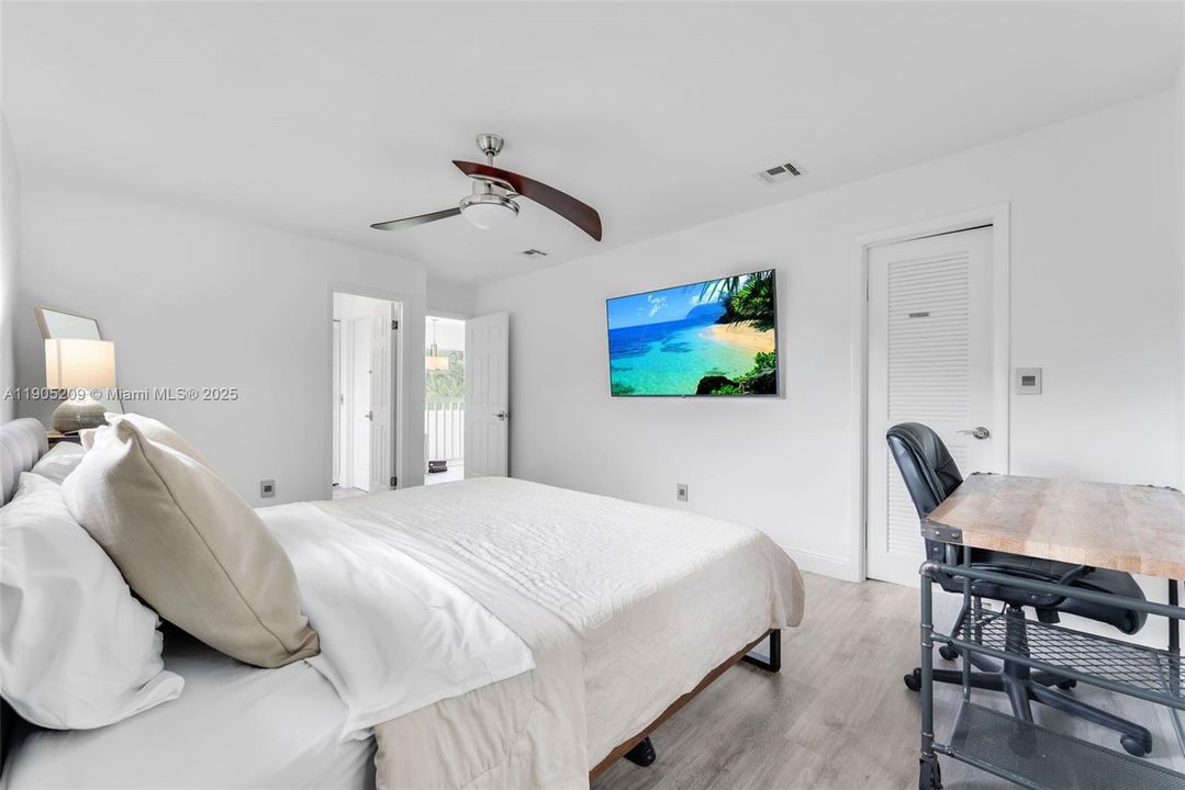 En Venta: $1,549,000 (4 camas, 4 baños, 2348 Pies cuadrados)