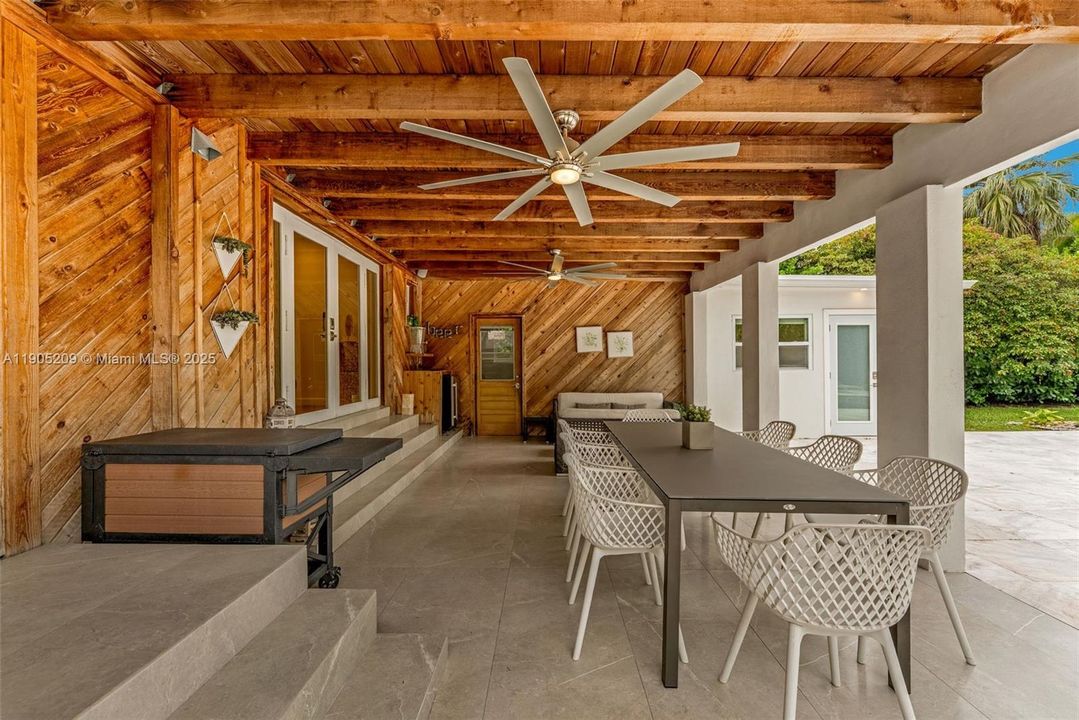 En Venta: $1,549,000 (4 camas, 4 baños, 2348 Pies cuadrados)