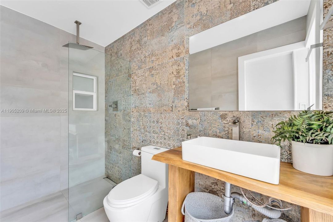 En Venta: $1,549,000 (4 camas, 4 baños, 2348 Pies cuadrados)