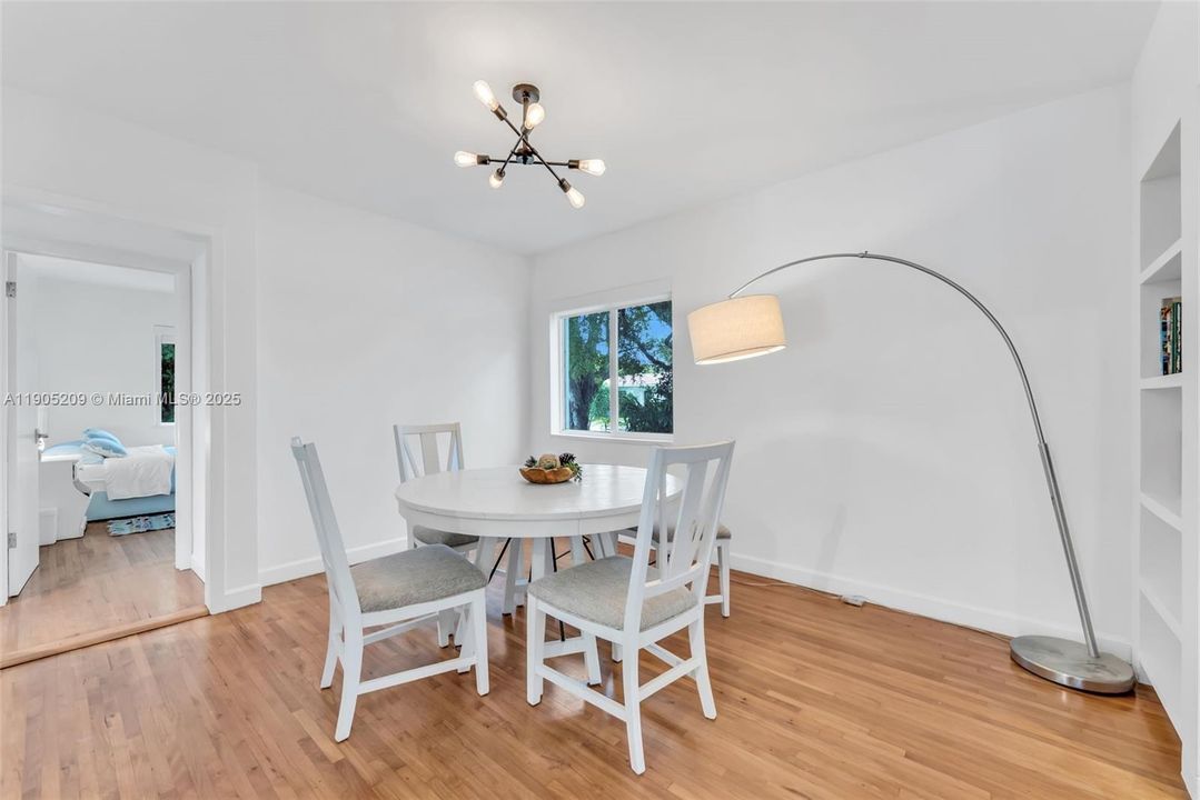 En Venta: $1,549,000 (4 camas, 4 baños, 2348 Pies cuadrados)