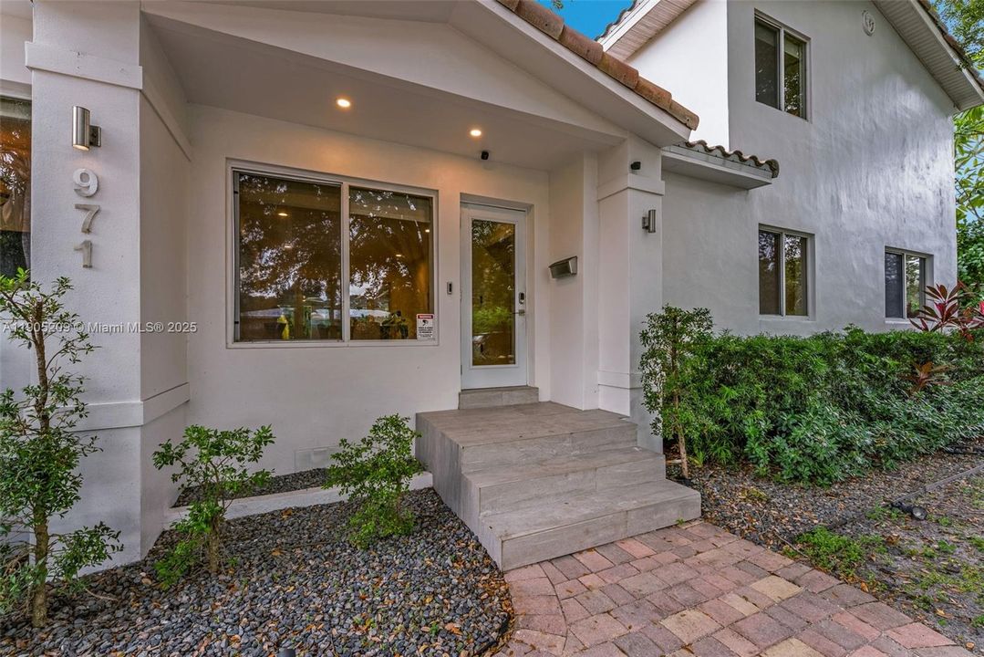 En Venta: $1,549,000 (4 camas, 4 baños, 2348 Pies cuadrados)