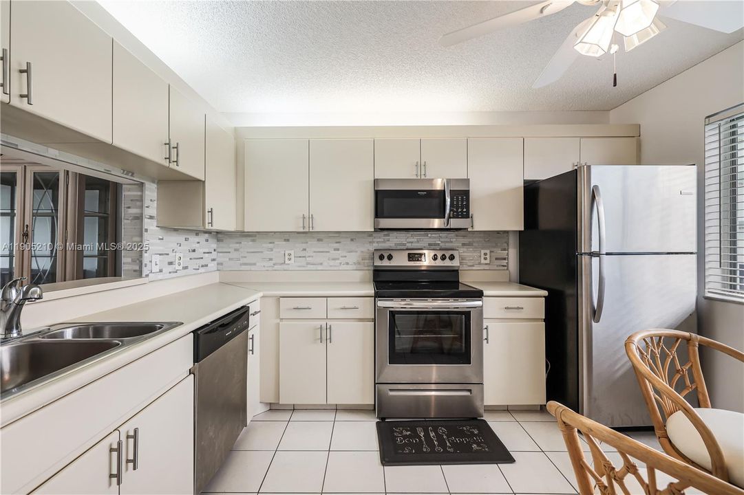 For Sale: $225,000 (3 beds, 2 baths, 1505 Square Feet)