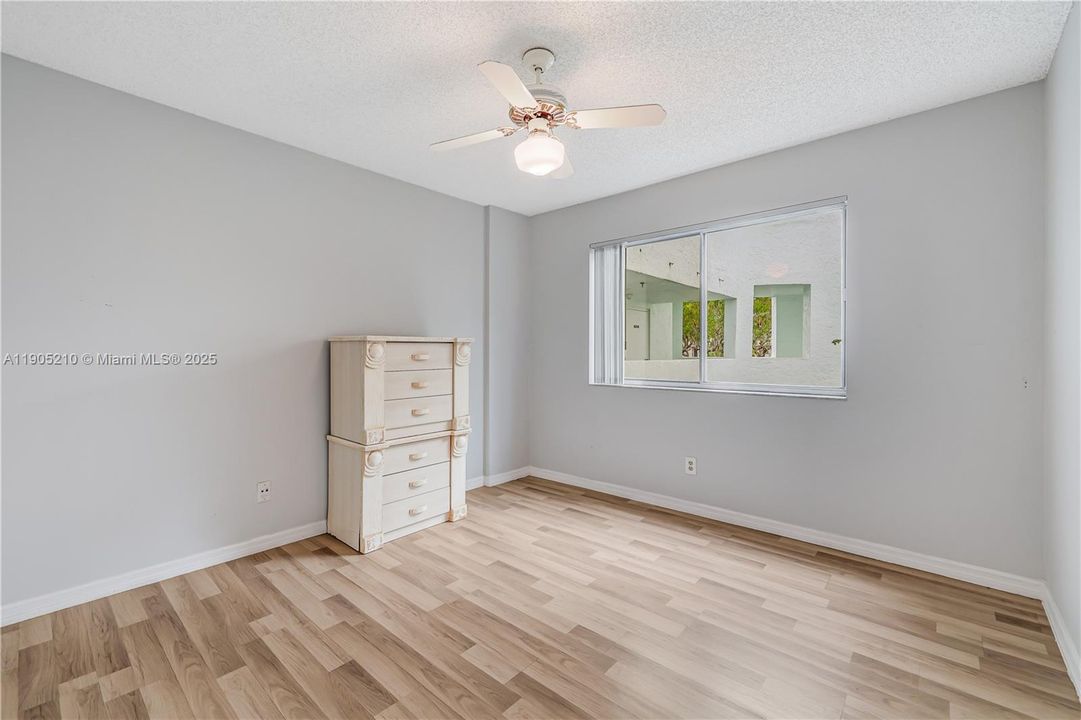 For Sale: $225,000 (3 beds, 2 baths, 1505 Square Feet)