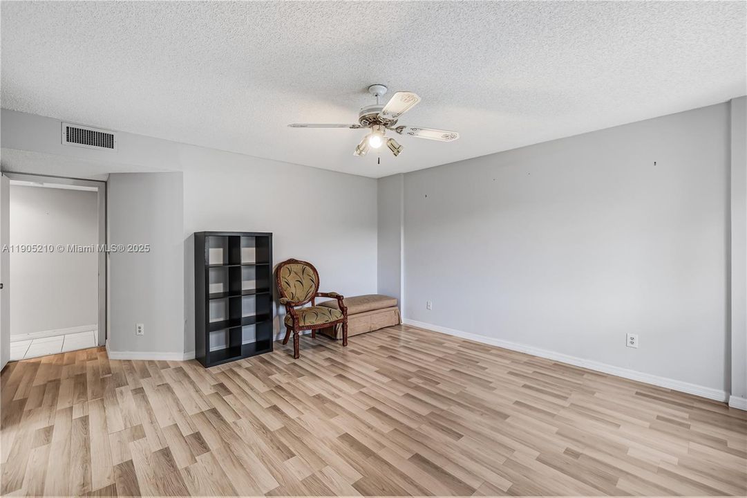 For Sale: $225,000 (3 beds, 2 baths, 1505 Square Feet)