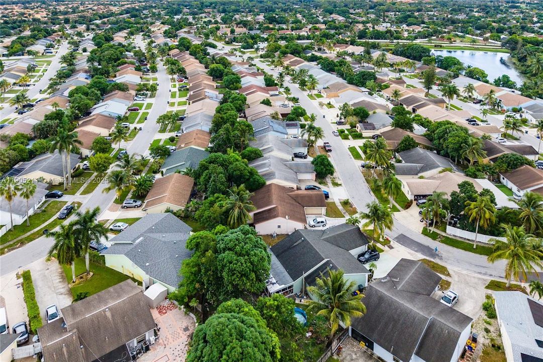 Active With Contract: $400,000 (3 beds, 2 baths, 1572 Square Feet)