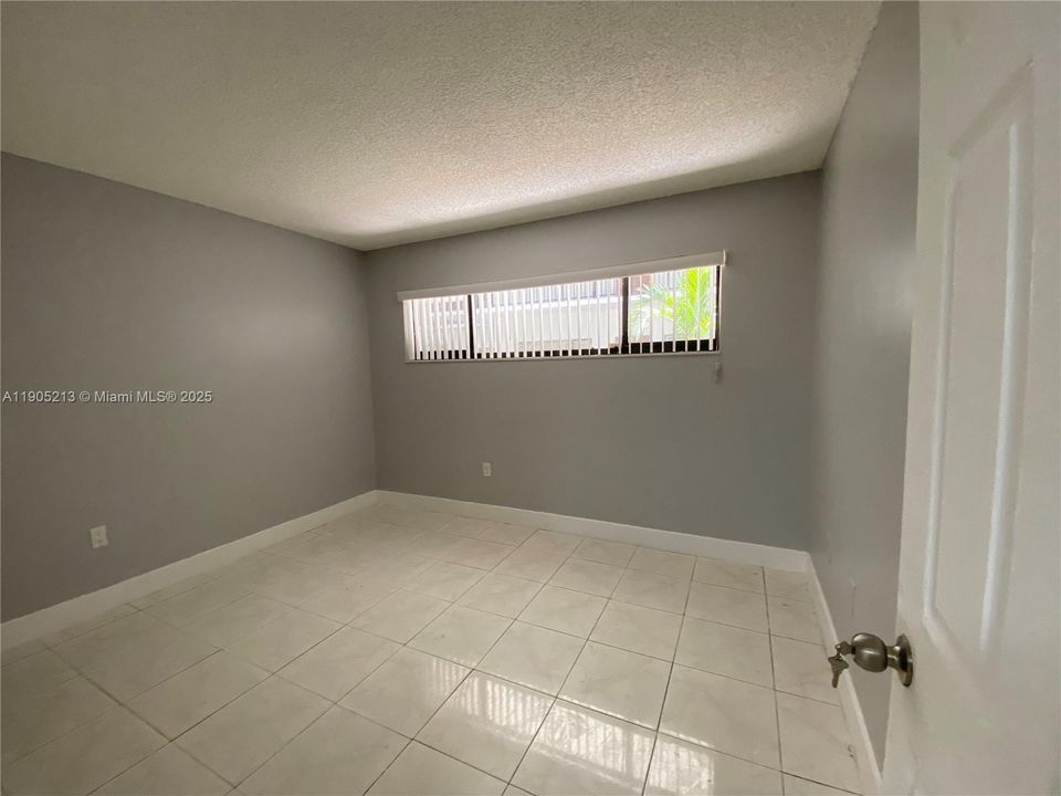 Recently Rented: $1,950 (2 beds, 1 baths, 860 Square Feet)