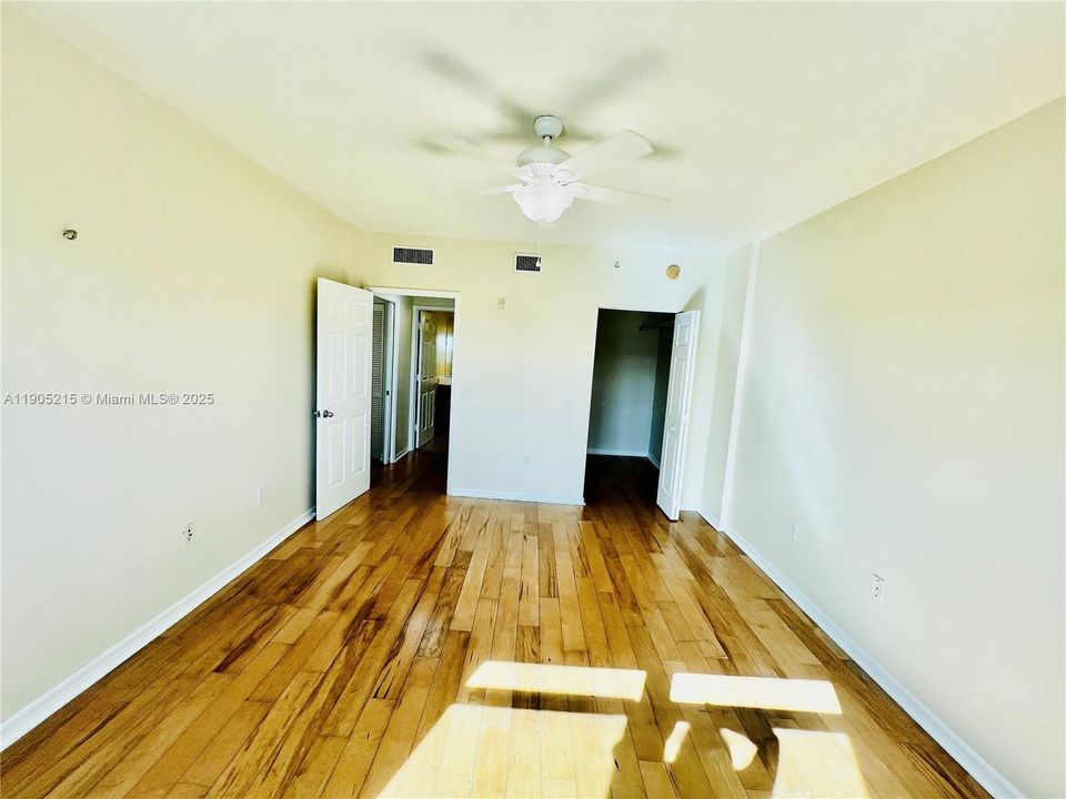 For Rent: $2,875 (3 beds, 2 baths, 1506 Square Feet)