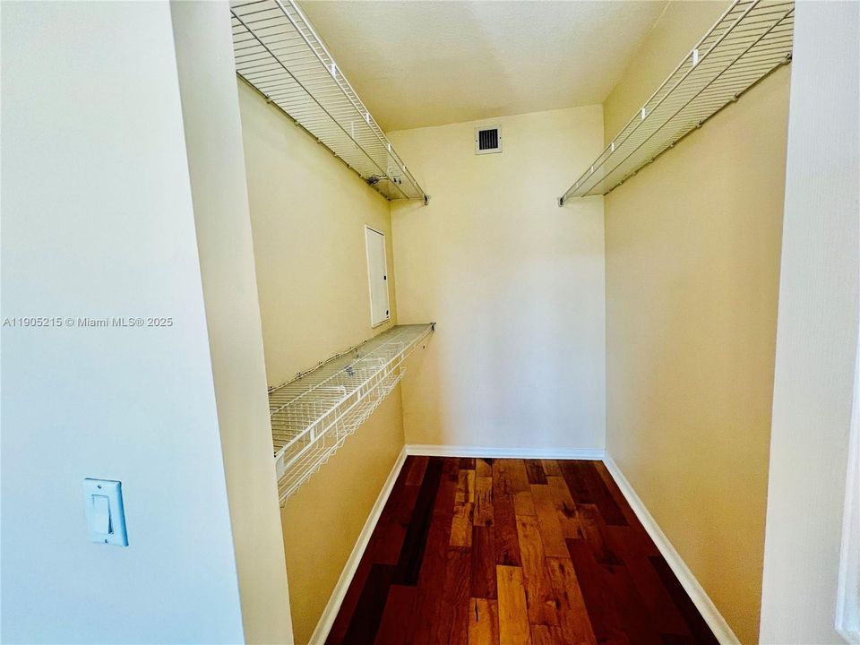 For Rent: $2,875 (3 beds, 2 baths, 1506 Square Feet)