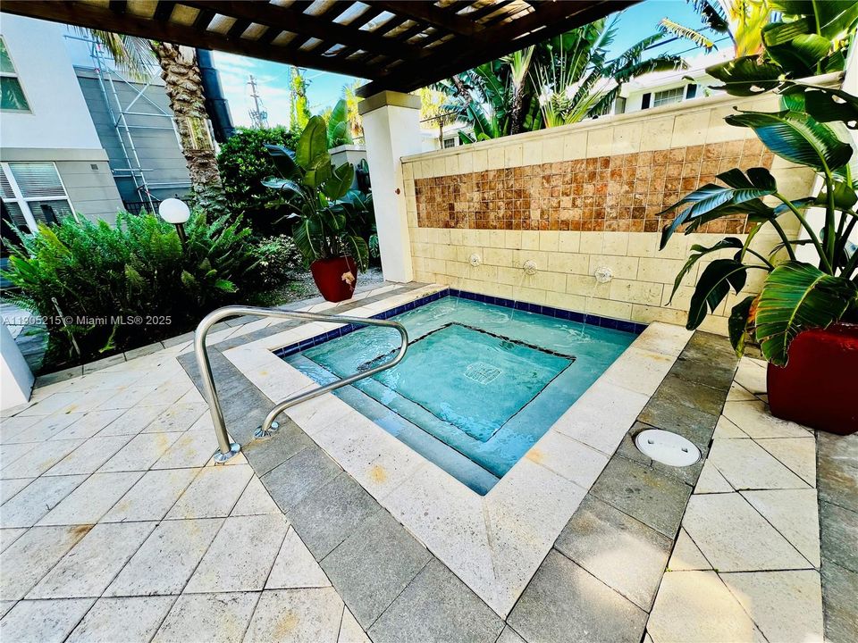 For Rent: $2,875 (3 beds, 2 baths, 1506 Square Feet)