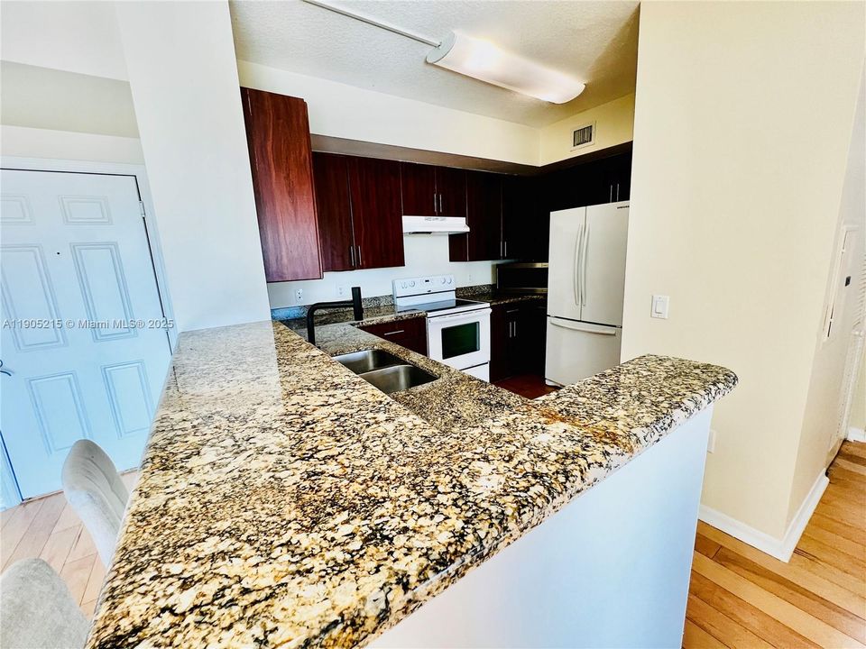 For Rent: $2,875 (3 beds, 2 baths, 1506 Square Feet)