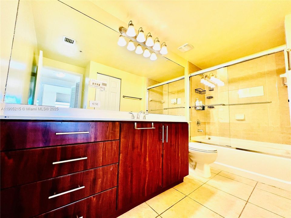 For Rent: $2,875 (3 beds, 2 baths, 1506 Square Feet)