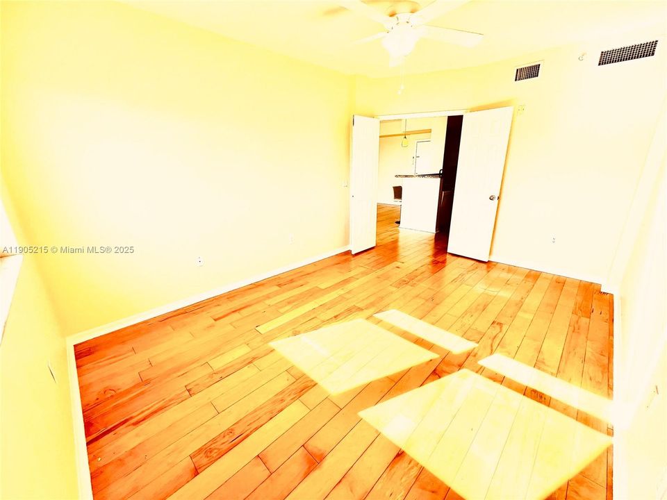 For Rent: $2,875 (3 beds, 2 baths, 1506 Square Feet)