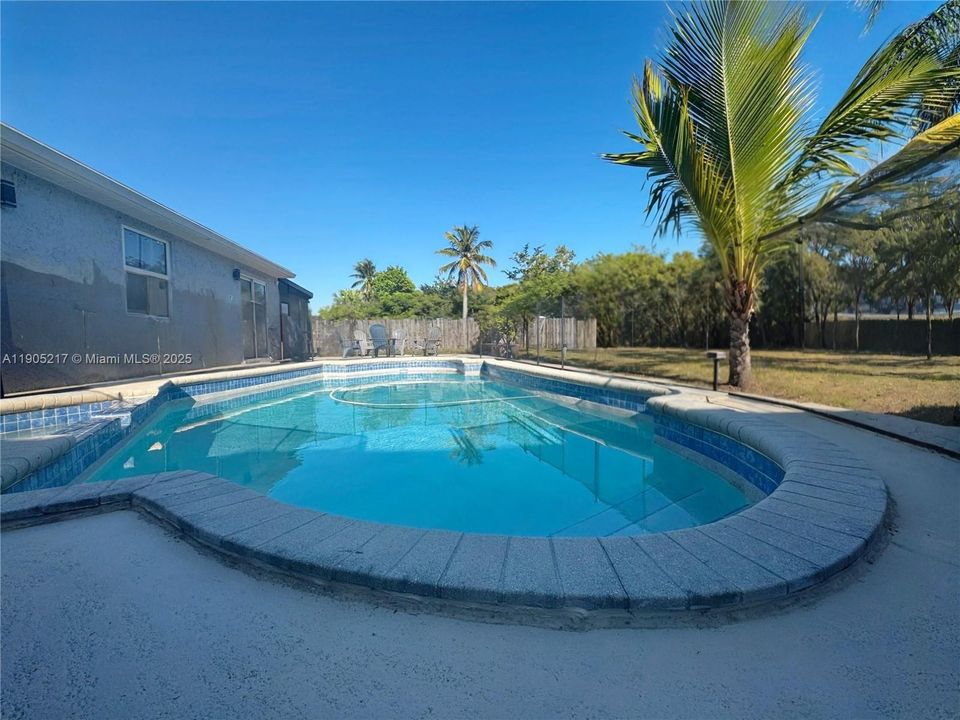 Recently Rented: $3,800 (3 beds, 2 baths, 1458 Square Feet)