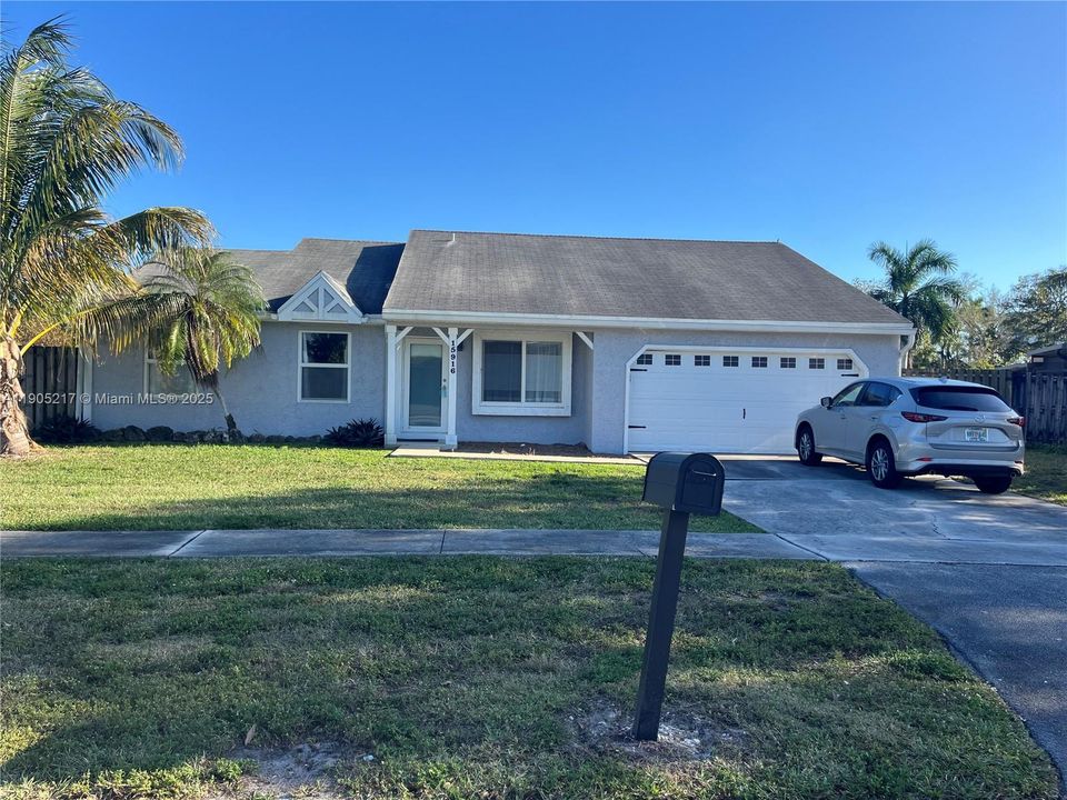 Recently Rented: $3,800 (3 beds, 2 baths, 1458 Square Feet)