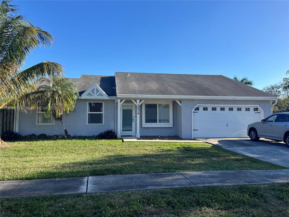 Recently Rented: $3,800 (3 beds, 2 baths, 1458 Square Feet)