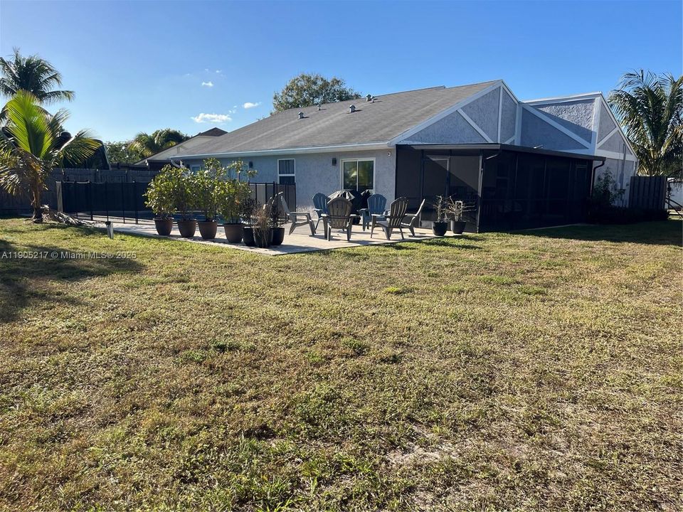 Recently Rented: $3,800 (3 beds, 2 baths, 1458 Square Feet)