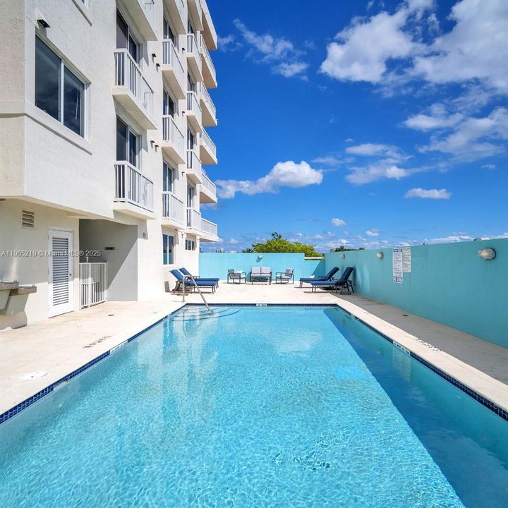 Activo con contrato: $2,350 (1 camas, 1 baños, 745 Pies cuadrados)