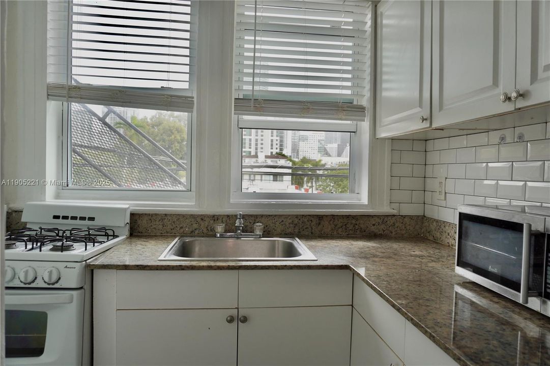 Recently Rented: $1,650 (1 beds, 1 baths, 0 Square Feet)