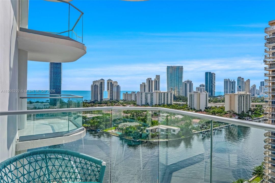 For Sale: $1,390,000 (2 beds, 3 baths, 1825 Square Feet)