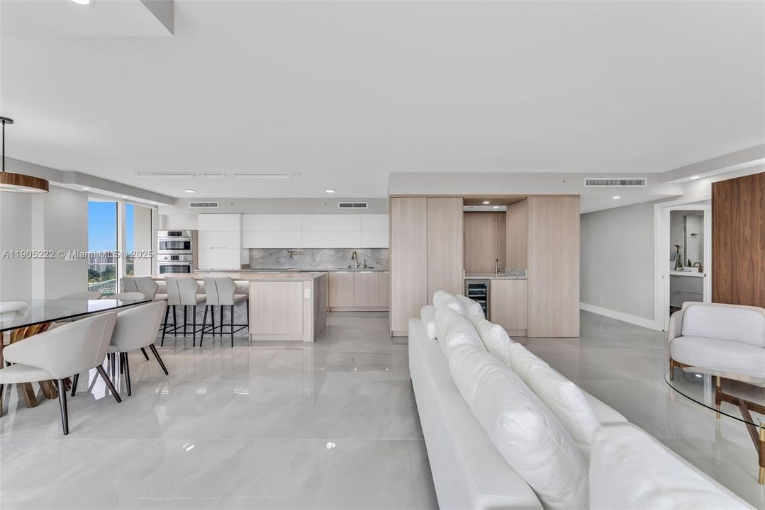 For Sale: $1,390,000 (2 beds, 3 baths, 1825 Square Feet)