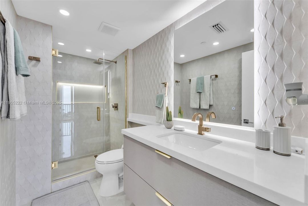 For Sale: $1,390,000 (2 beds, 3 baths, 1825 Square Feet)