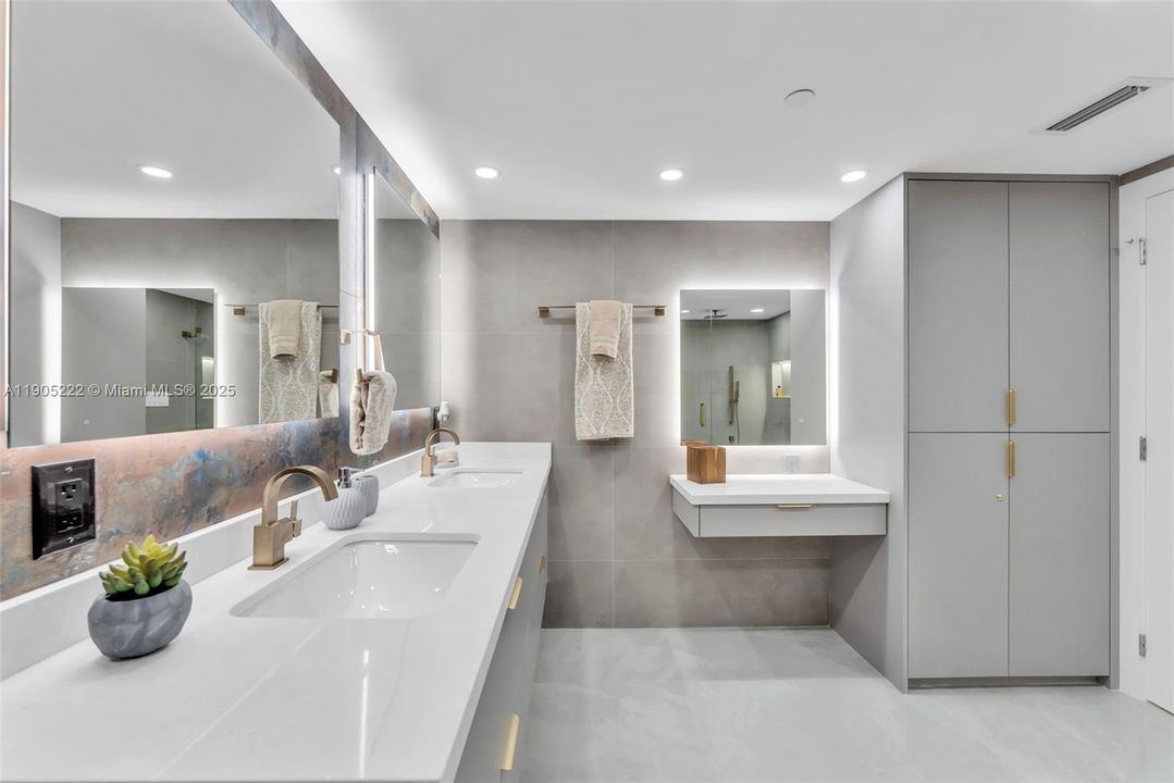 For Sale: $1,390,000 (2 beds, 3 baths, 1825 Square Feet)