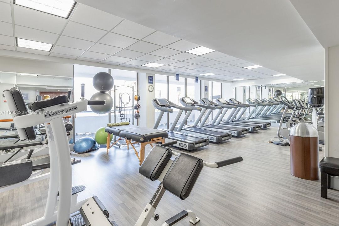 For Sale: $1,390,000 (2 beds, 3 baths, 1825 Square Feet)